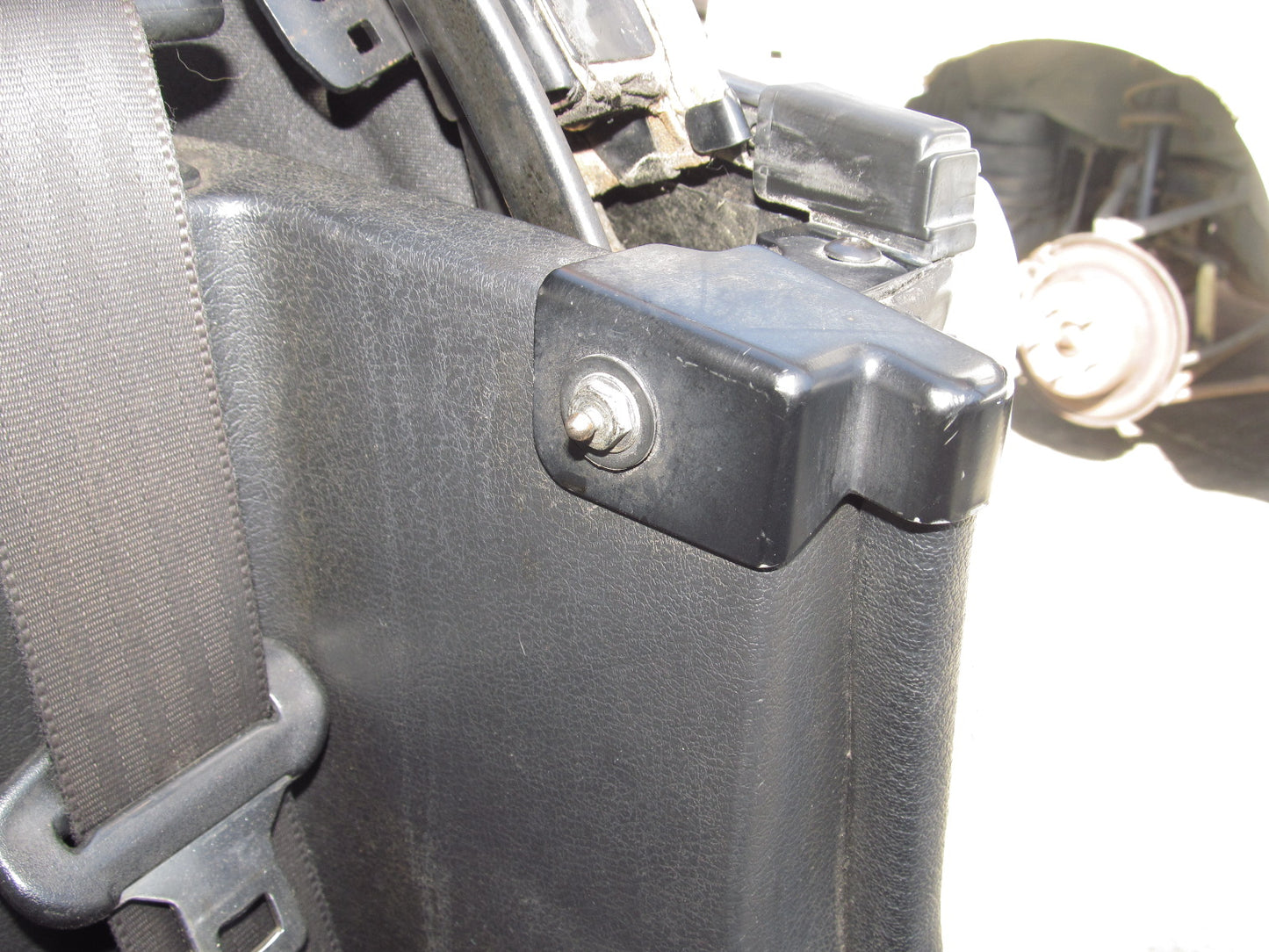 94 95 96 97 Mazda Miata OEM Convertible Soft Top Corner Seal Moulding Cover
