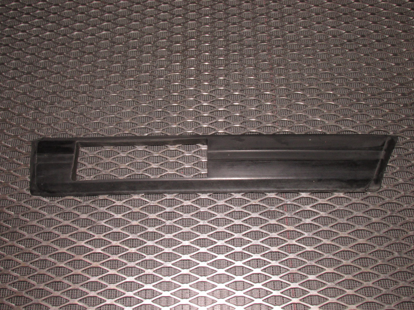 84 85 Mazda RX7 OEM Exterior Side Marker Moulding - Right84 85 Mazda RX7 OEM Rear Side Marker Moulding - Right