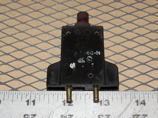 77-95 Mercedes Benz T1 Van Fuse Circuit Breaker 8a E-T-A 240VAC 2-5200-H