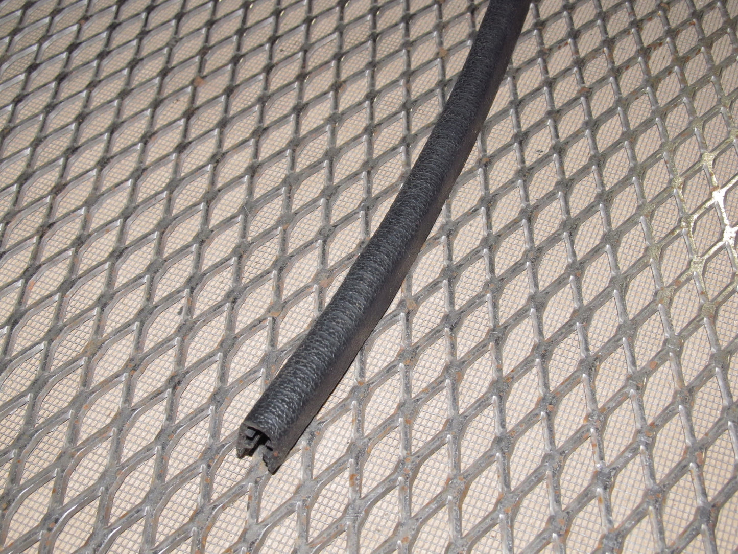 94 95 96 97 Mazda Miata OEM Convertible Soft Top Belt Line Moulding