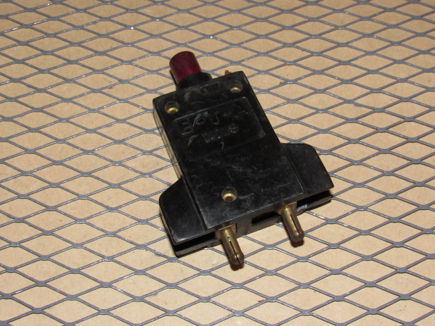 77-95 Mercedes Benz T1 Van Fuse Circuit Breaker 8a E-T-A 240VAC 2-5200-H