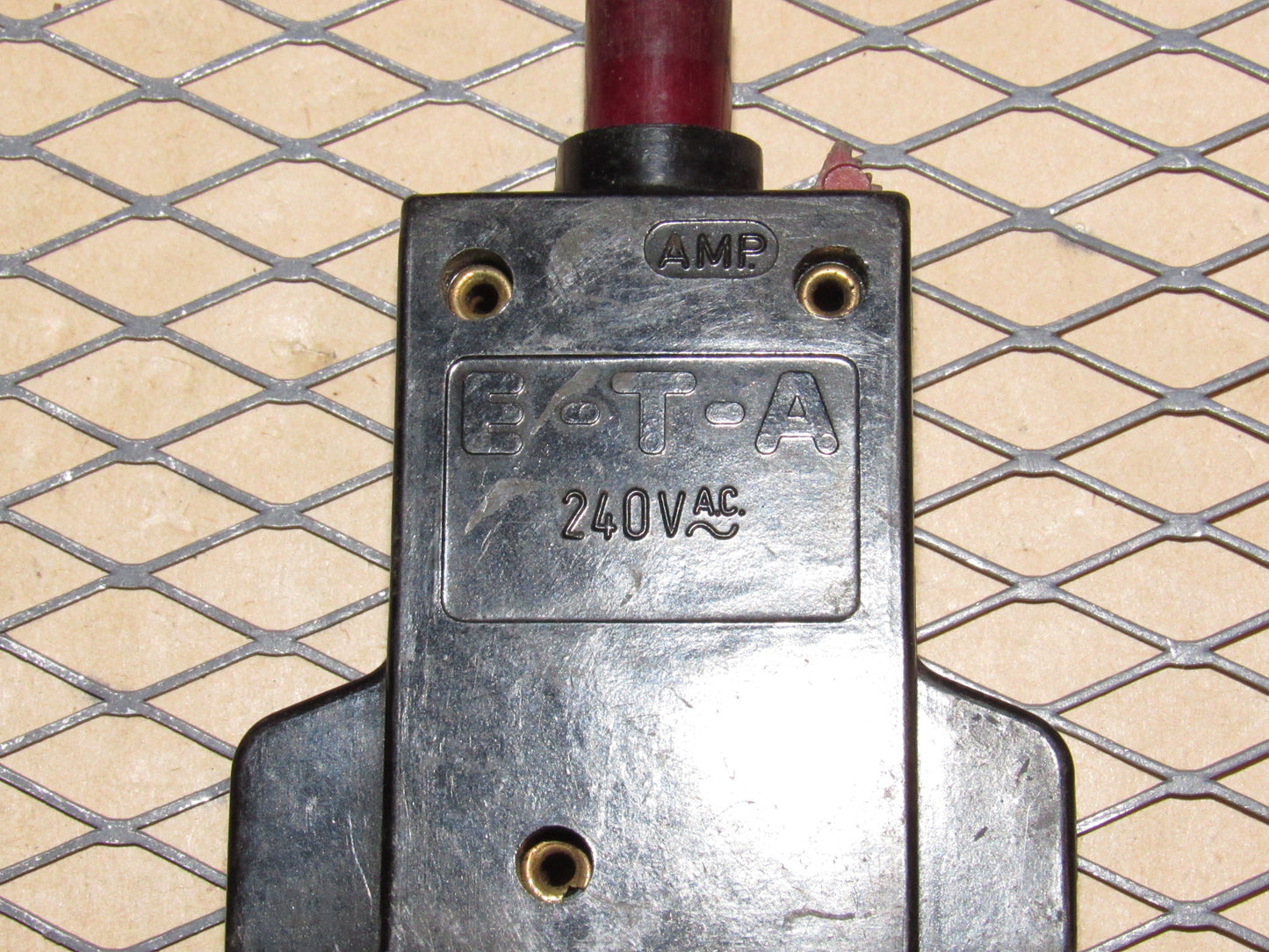 77-95 Mercedes Benz T1 Van Fuse Circuit Breaker 8a E-T-A 240VAC 2-5200-H