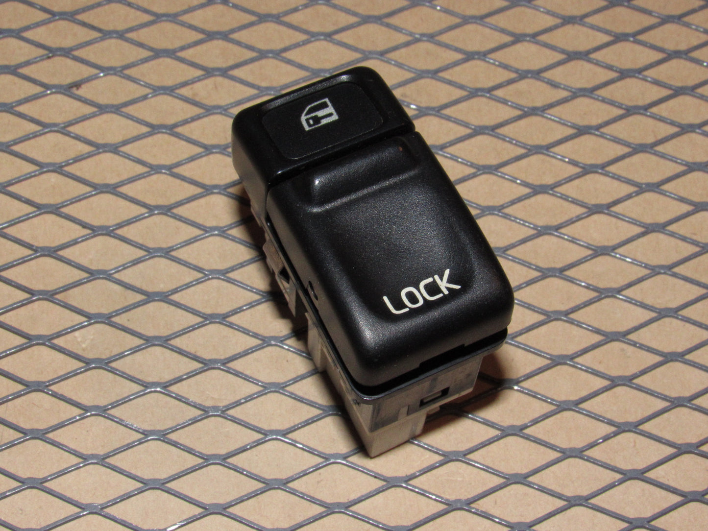 97 98 Volvo S90 OEM Dash Central Door Lock Switch