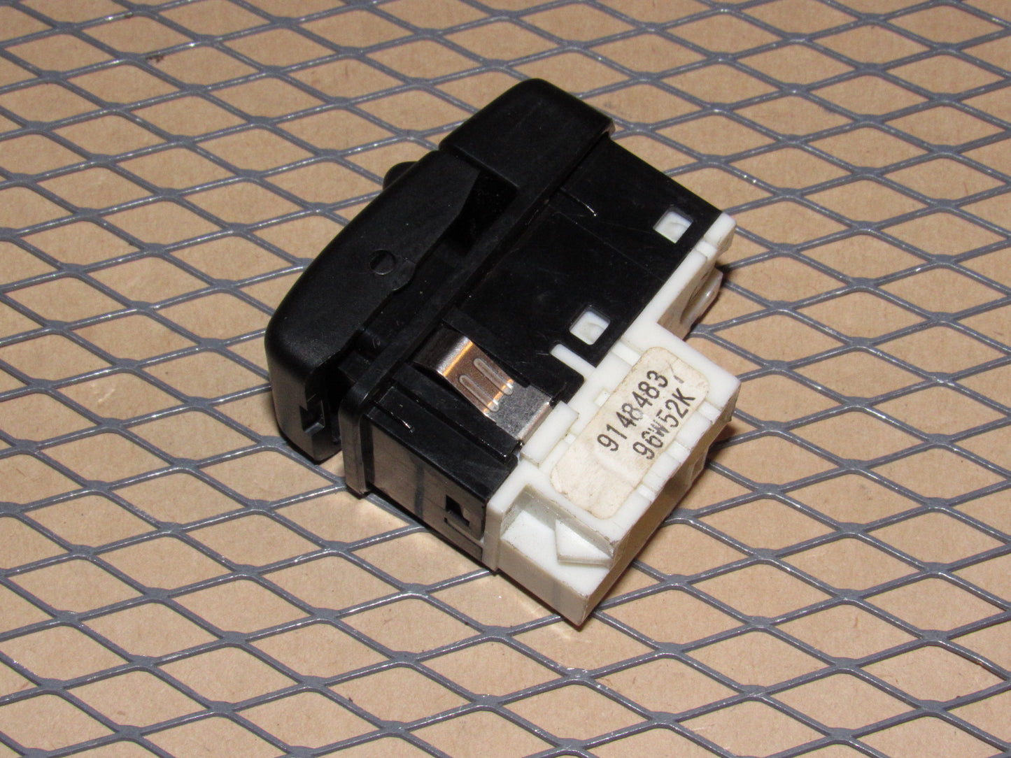 97 98 Volvo S90 OEM Dash Central Door Lock Switch