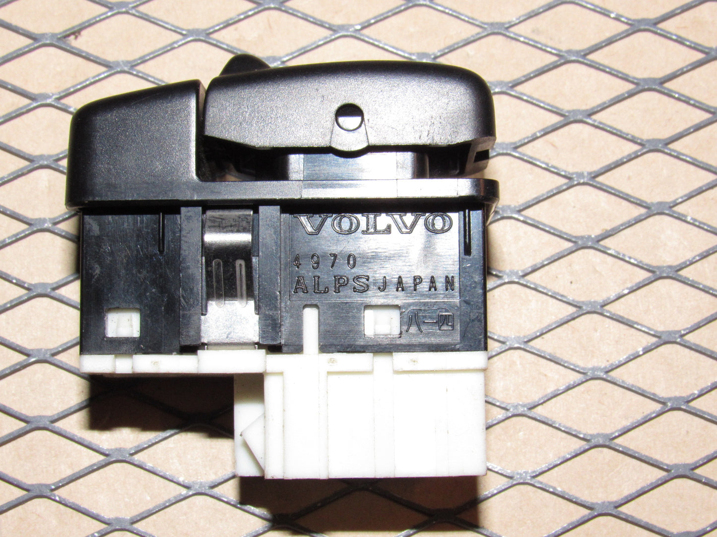 97 98 Volvo S90 OEM Dash Central Door Lock Switch