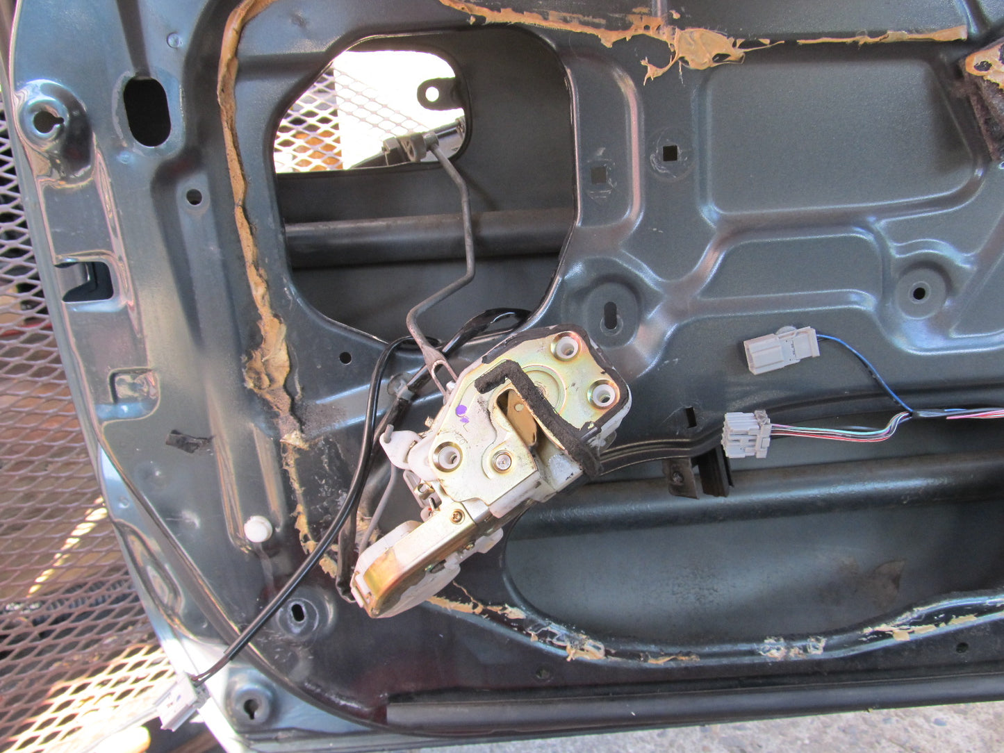 97 98 99 00 01 Honda Prelude OEM Door Latch & Actuator  - Left