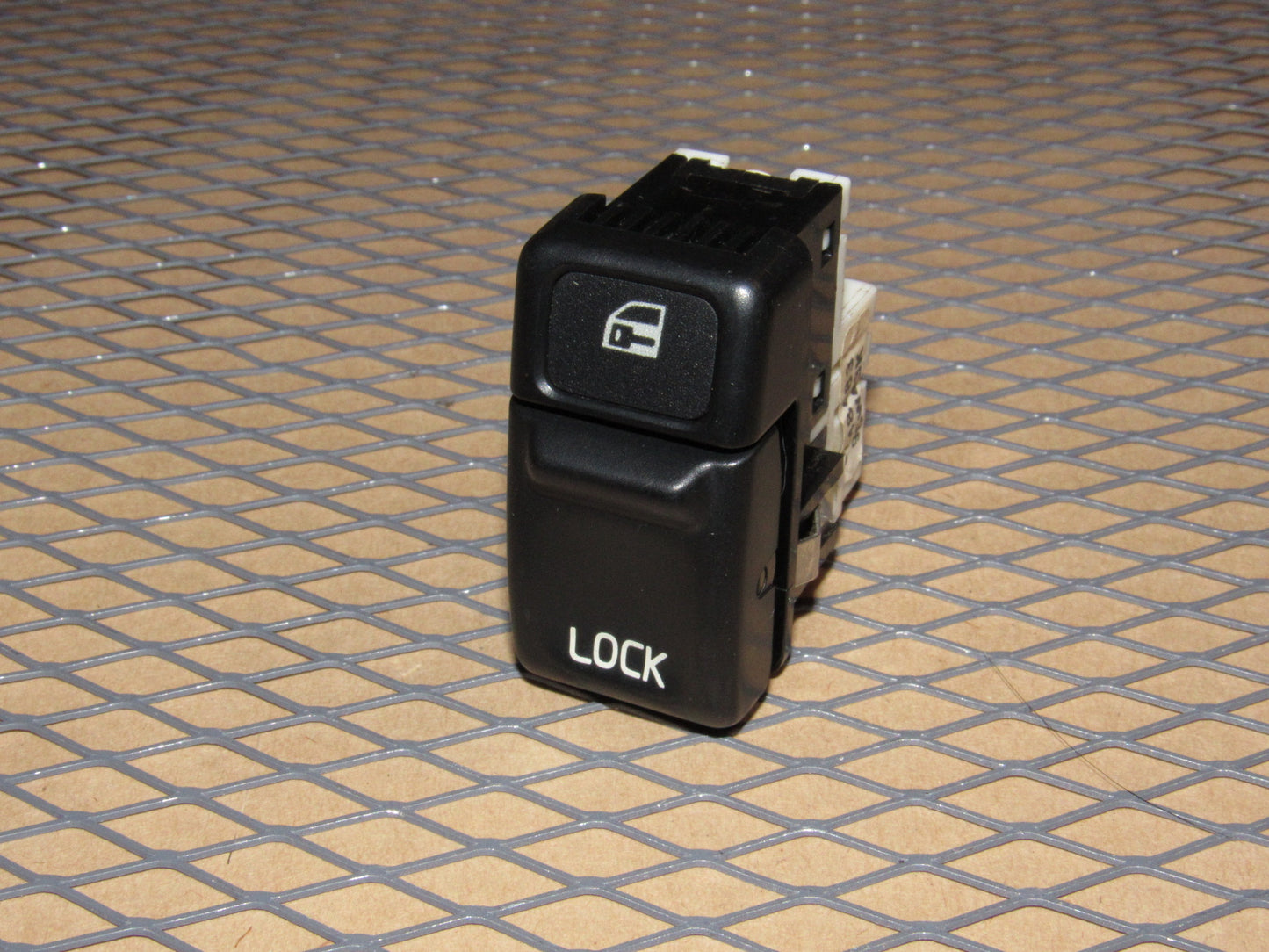 97 98 Volvo V90 OEM Dash Central Door Lock Switch