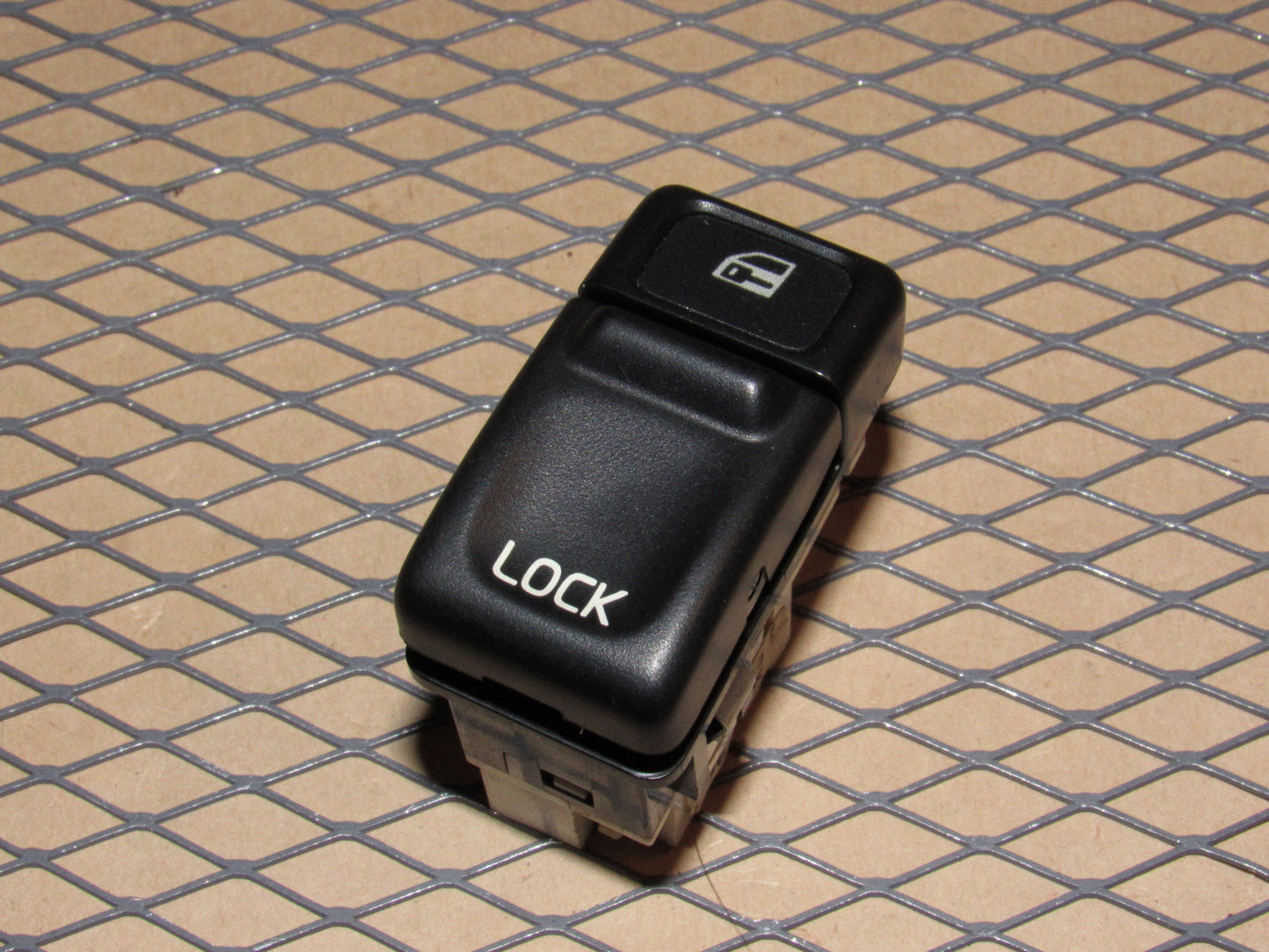 97 98 Volvo V90 OEM Dash Central Door Lock Switch