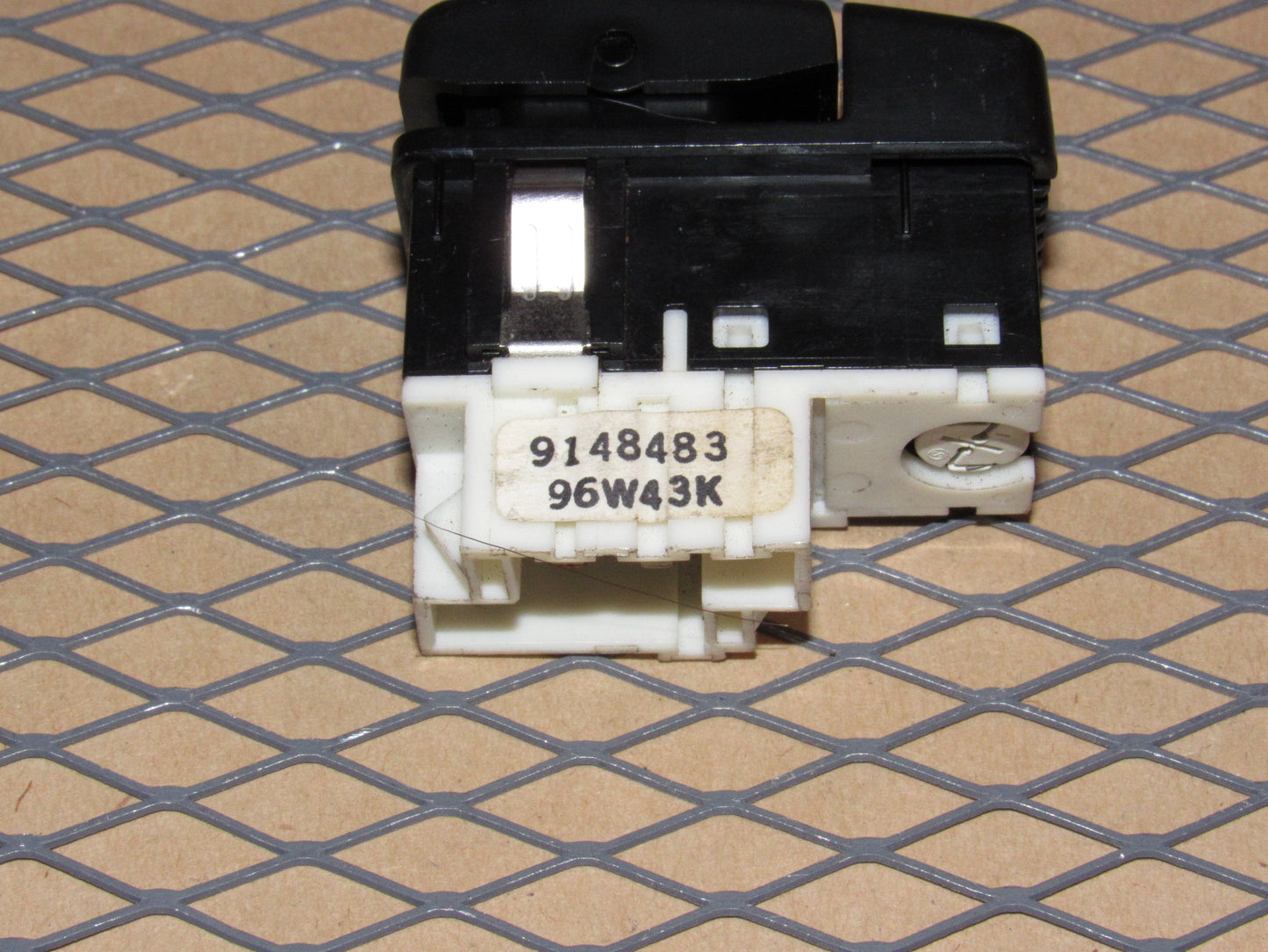 97 98 Volvo V90 OEM Dash Central Door Lock Switch