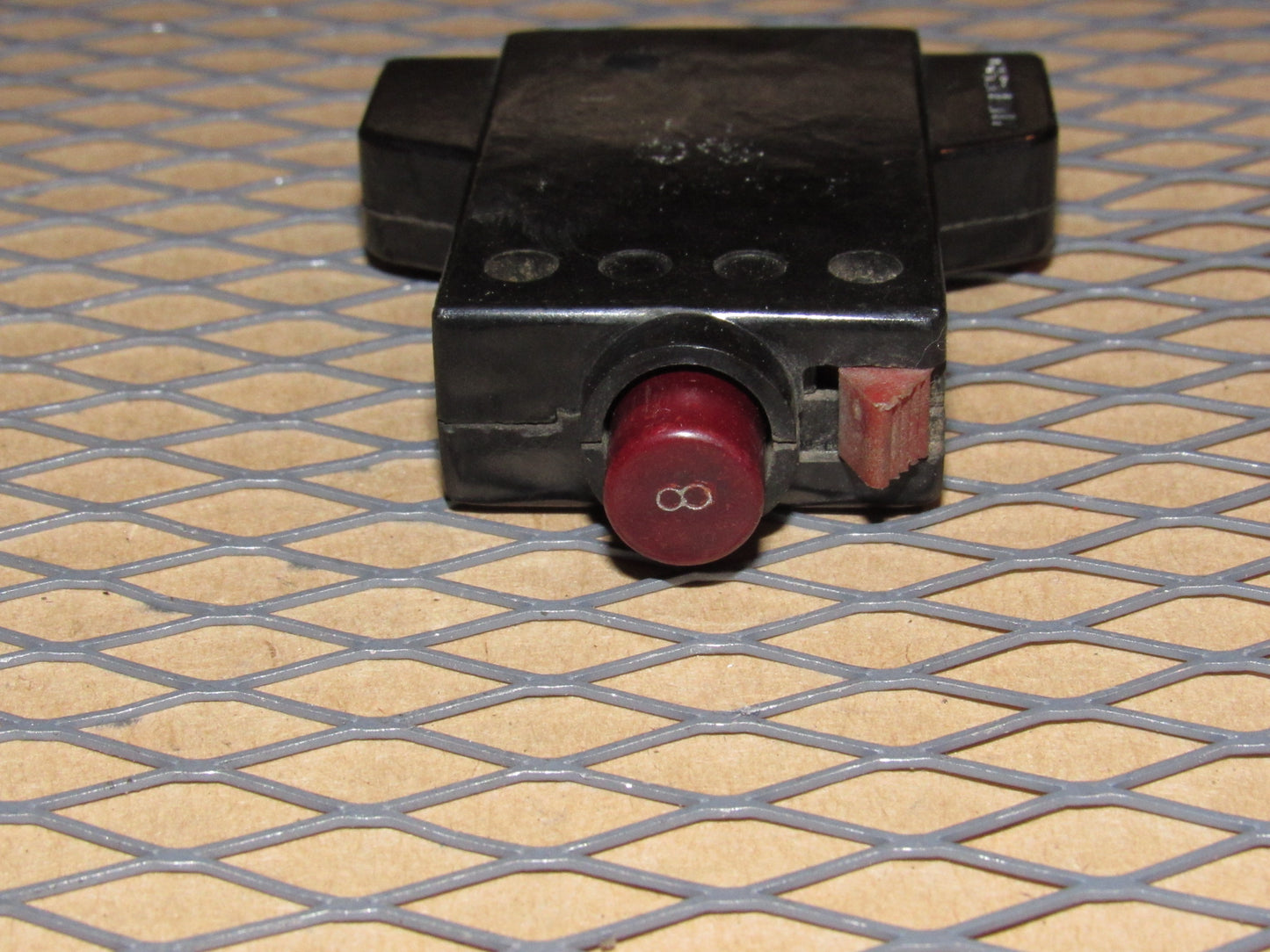 77-95 Mercedes Benz T1 Van Fuse Circuit Breaker 8a E-T-A 240VAC 2-5200-H