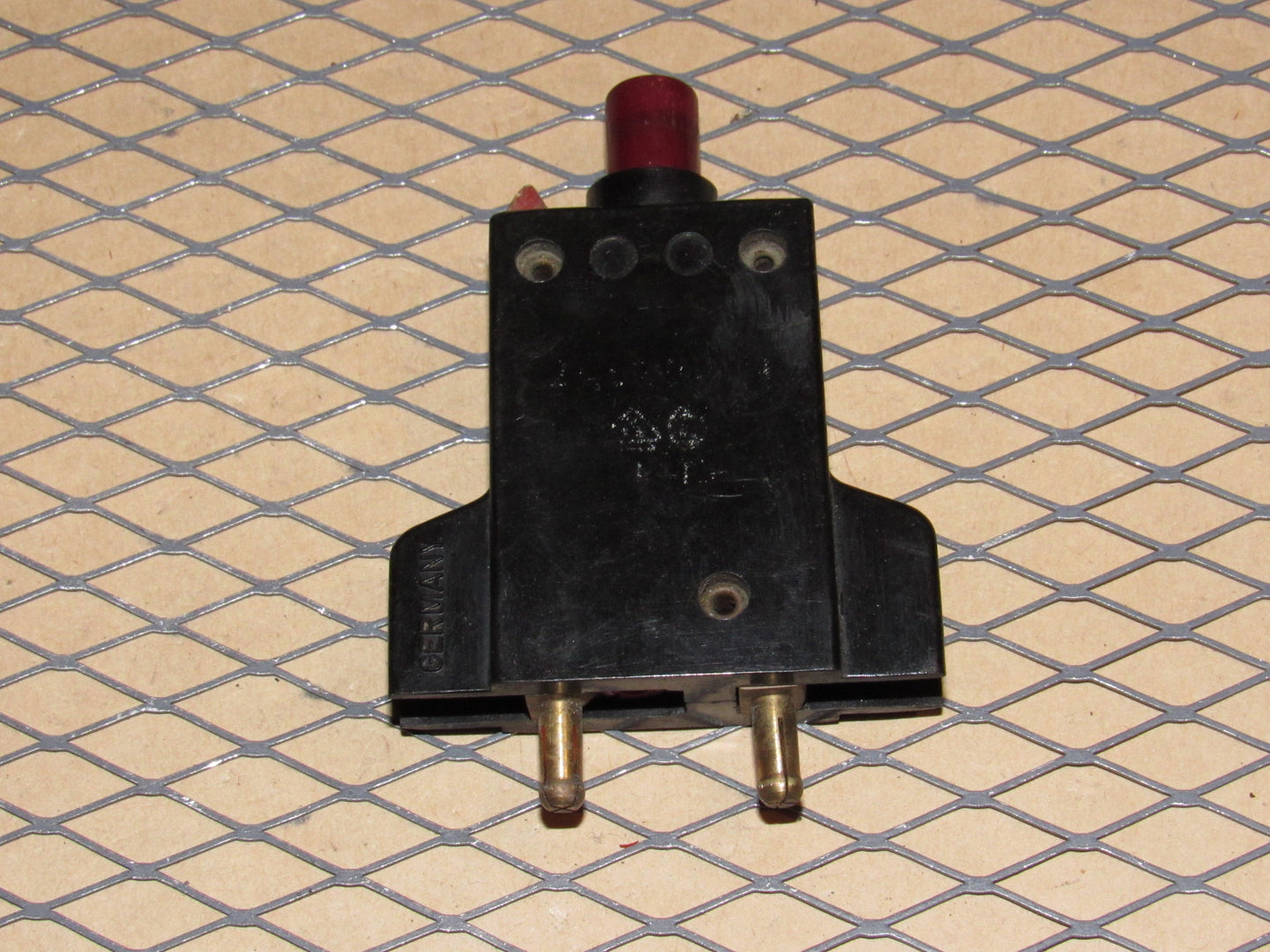 77-95 Mercedes Benz T1 Van Fuse Circuit Breaker 8a E-T-A 240VAC 2-5200-H