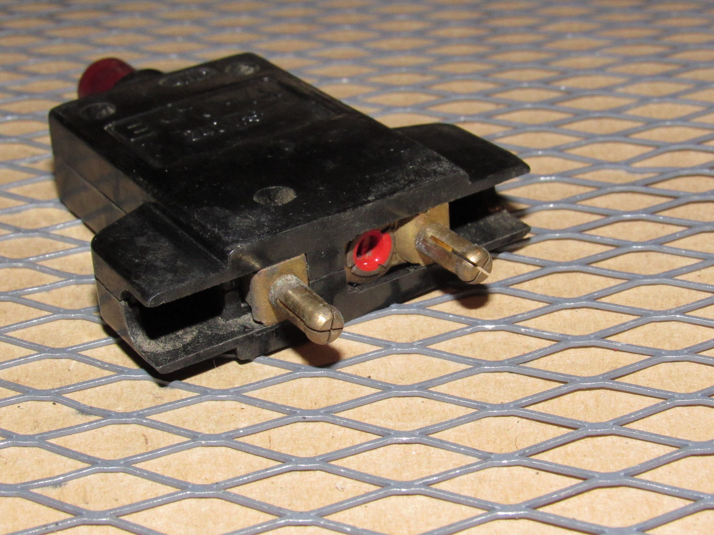 77-95 Mercedes Benz T1 Van Fuse Circuit Breaker 8a E-T-A 240VAC 2-5200-H