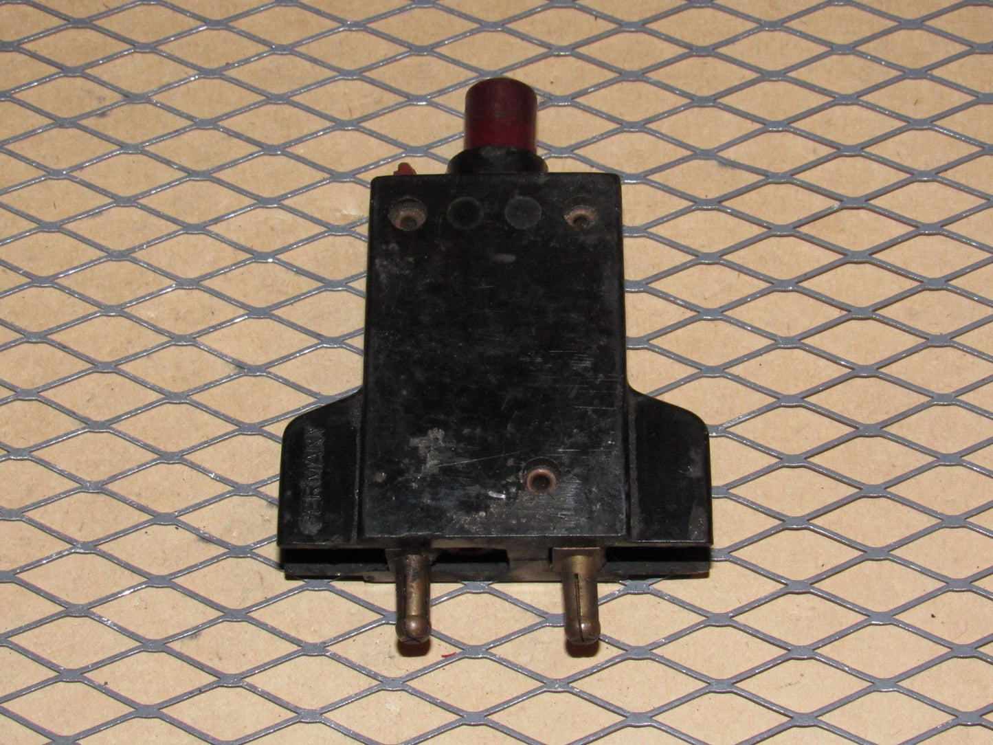 77-95 Mercedes Benz T1 Van Fuse Circuit Breaker 8a E-T-A 240VAC 2-5200-H