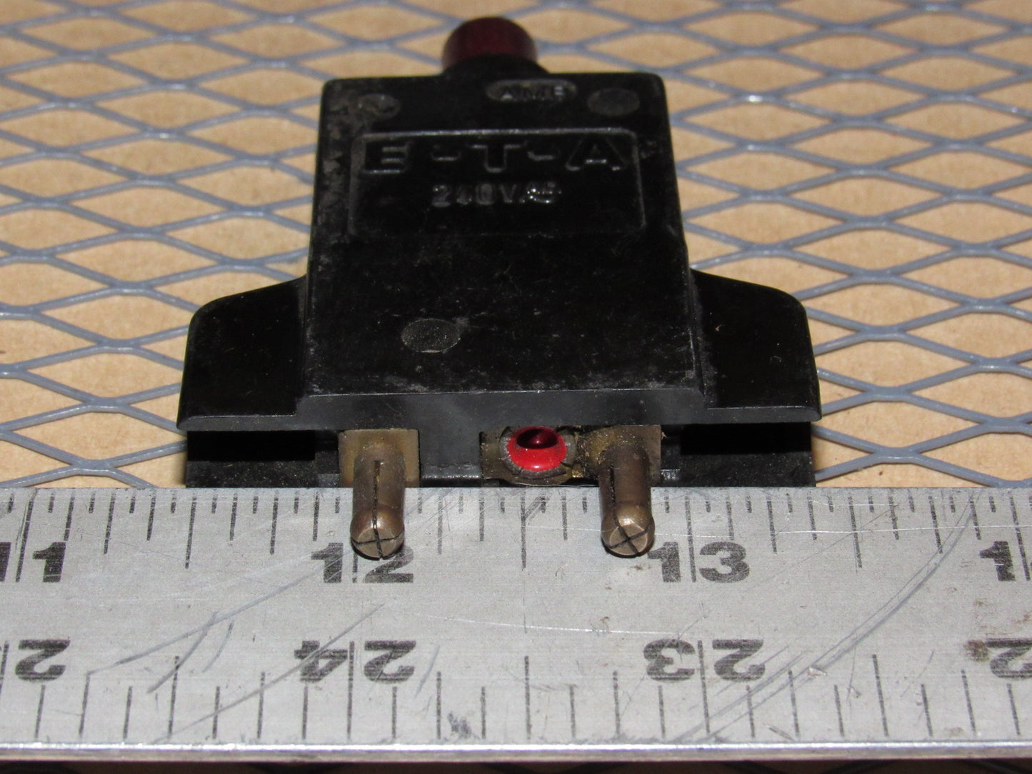 77-95 Mercedes Benz T1 Van Fuse Circuit Breaker 8a E-T-A 240VAC 2-5200-H