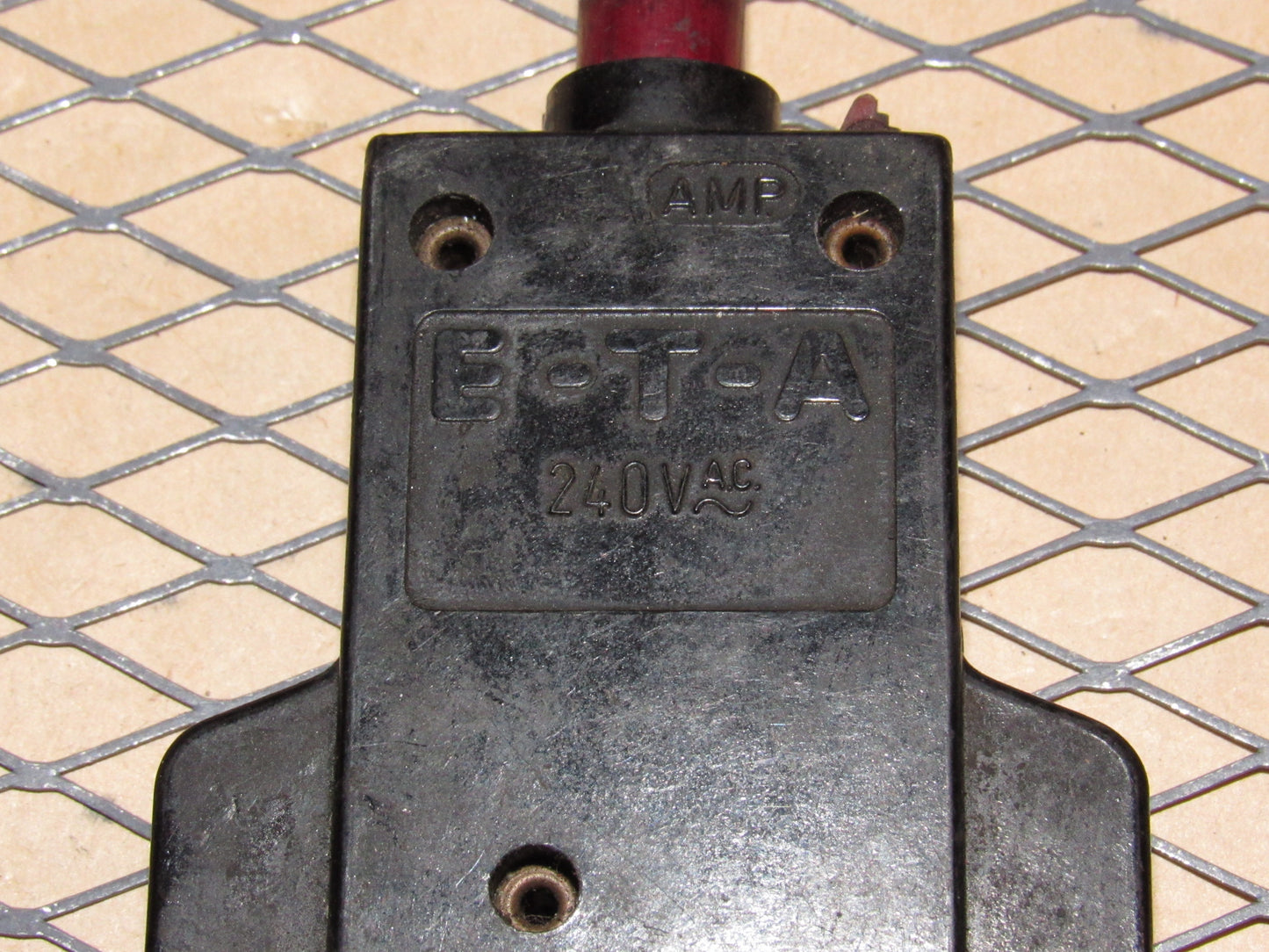 77-95 Mercedes Benz T1 Van Fuse Circuit Breaker 8a E-T-A 240VAC 2-5200-H