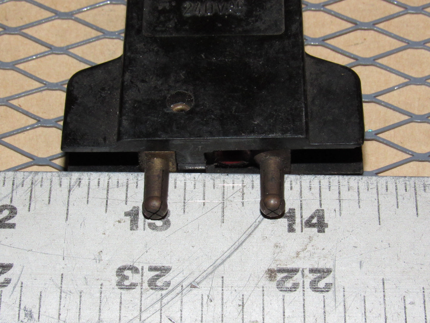 77-95 Mercedes Benz T1 Van Fuse Circuit Breaker 8a E-T-A 240VAC 2-5200-H
