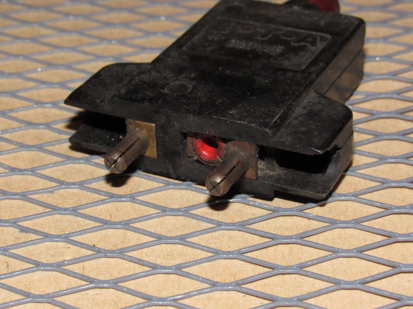 77-95 Mercedes Benz T1 Van Fuse Circuit Breaker 8a E-T-A 240VAC 2-5200-H