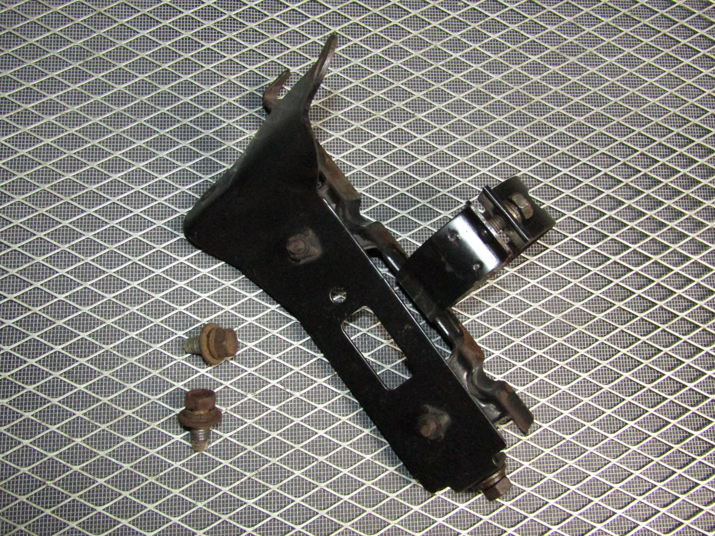 87 88 89 90 91 Toyota Crown Royal Saloon OEM A/C Drier Receiver Holder Bracket