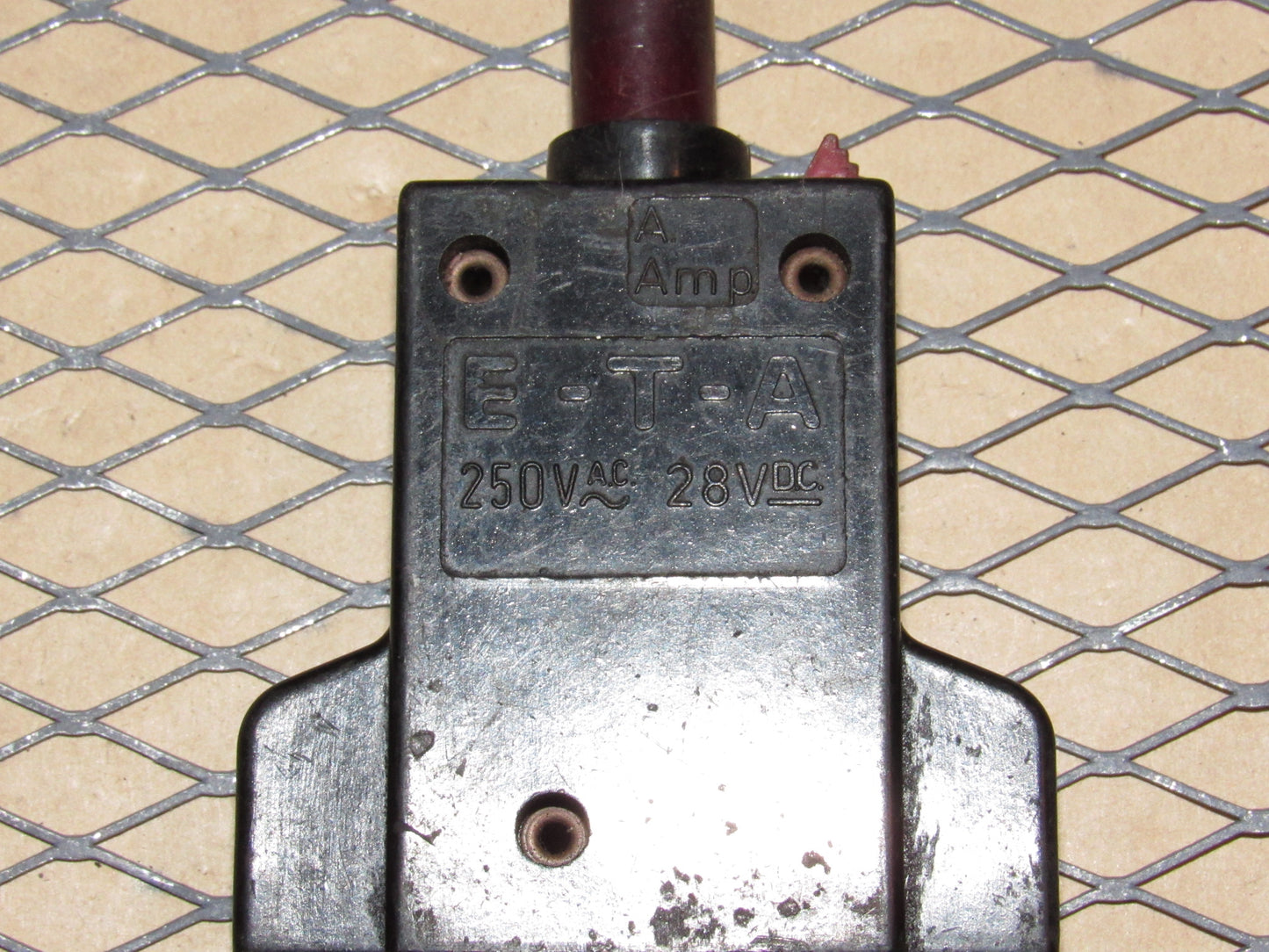 77-95 Mercedes Benz T1 Van Fuse Circuit Breaker 8a E-T-A 240VAC 2-5200-H