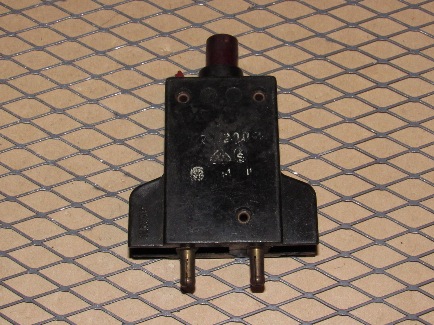 77-95 Mercedes Benz T1 Van Fuse Circuit Breaker 8a E-T-A 240VAC 2-5200-H