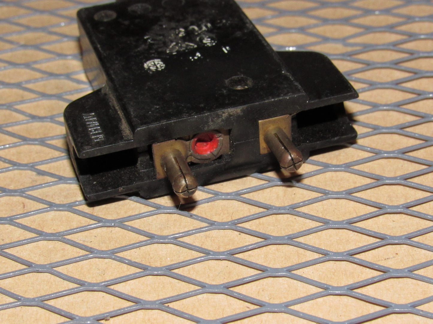 77-95 Mercedes Benz T1 Van Fuse Circuit Breaker 8a E-T-A 240VAC 2-5200-H