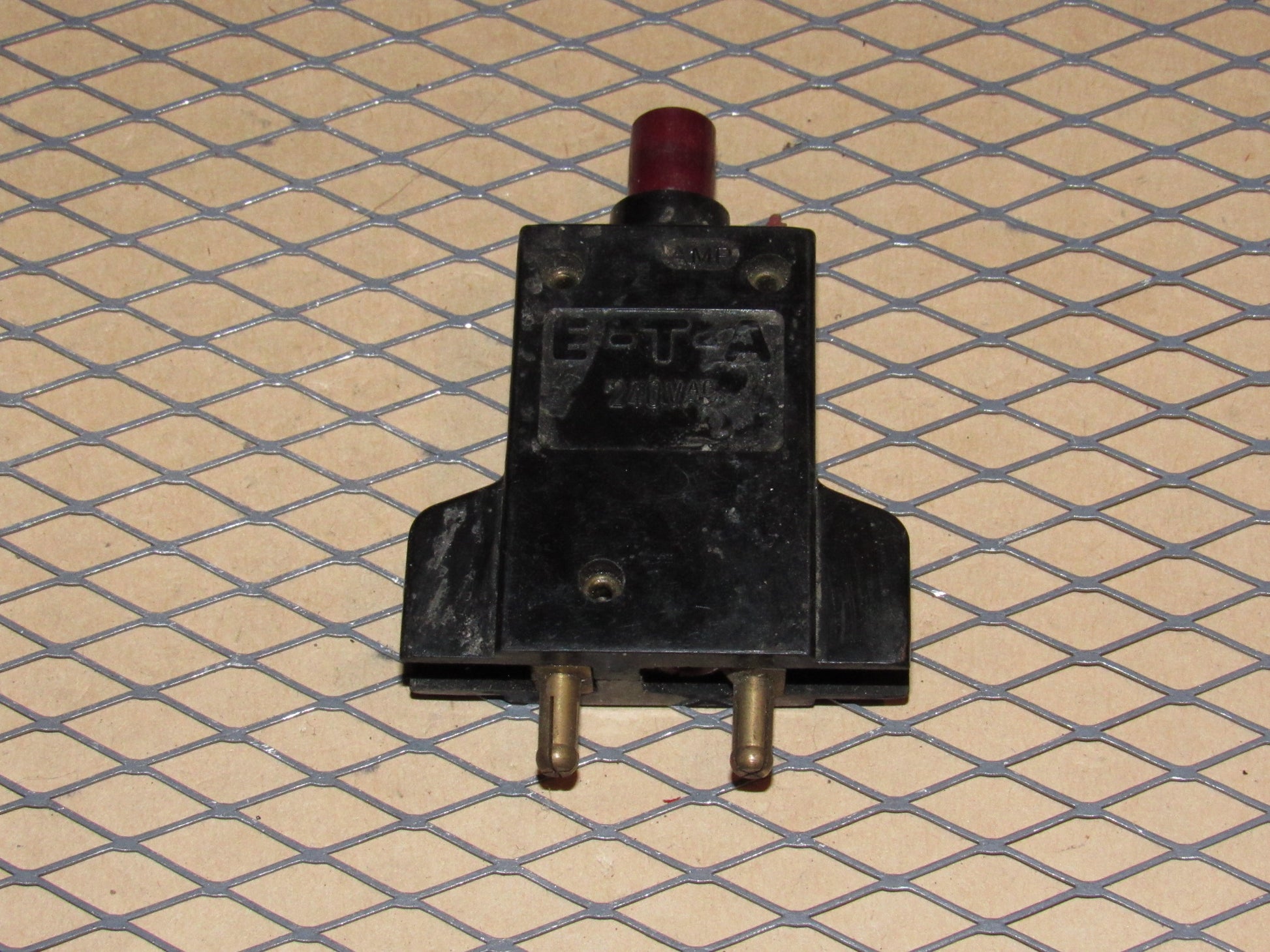 77-95 Mercedes Benz T1 Van Fuse Circuit Breaker 8a E-T-A 240VAC 2-5200-H