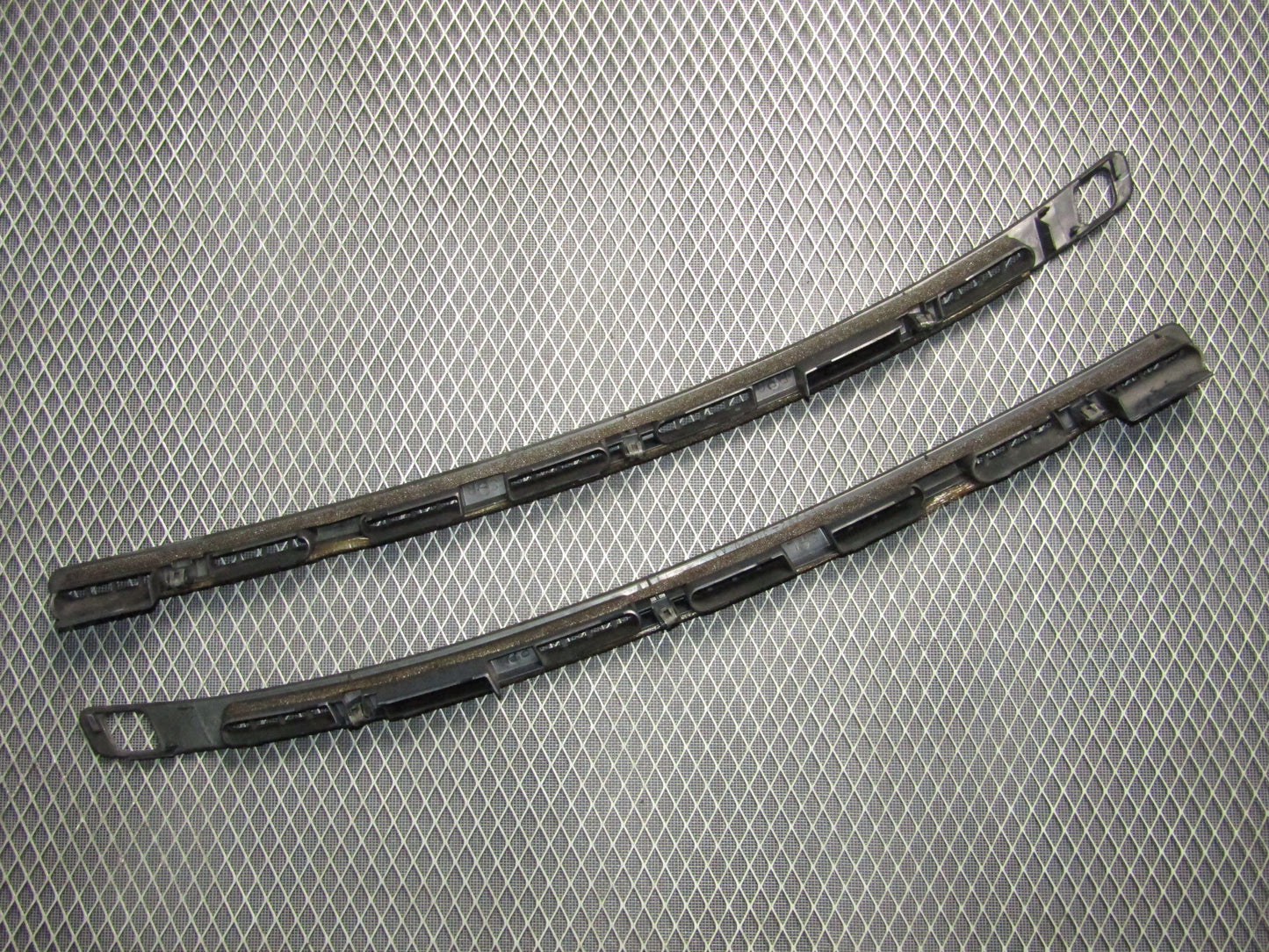 87-91 Toyota Crown Royal Saloon OEM Dash Defroster Cowl Vent