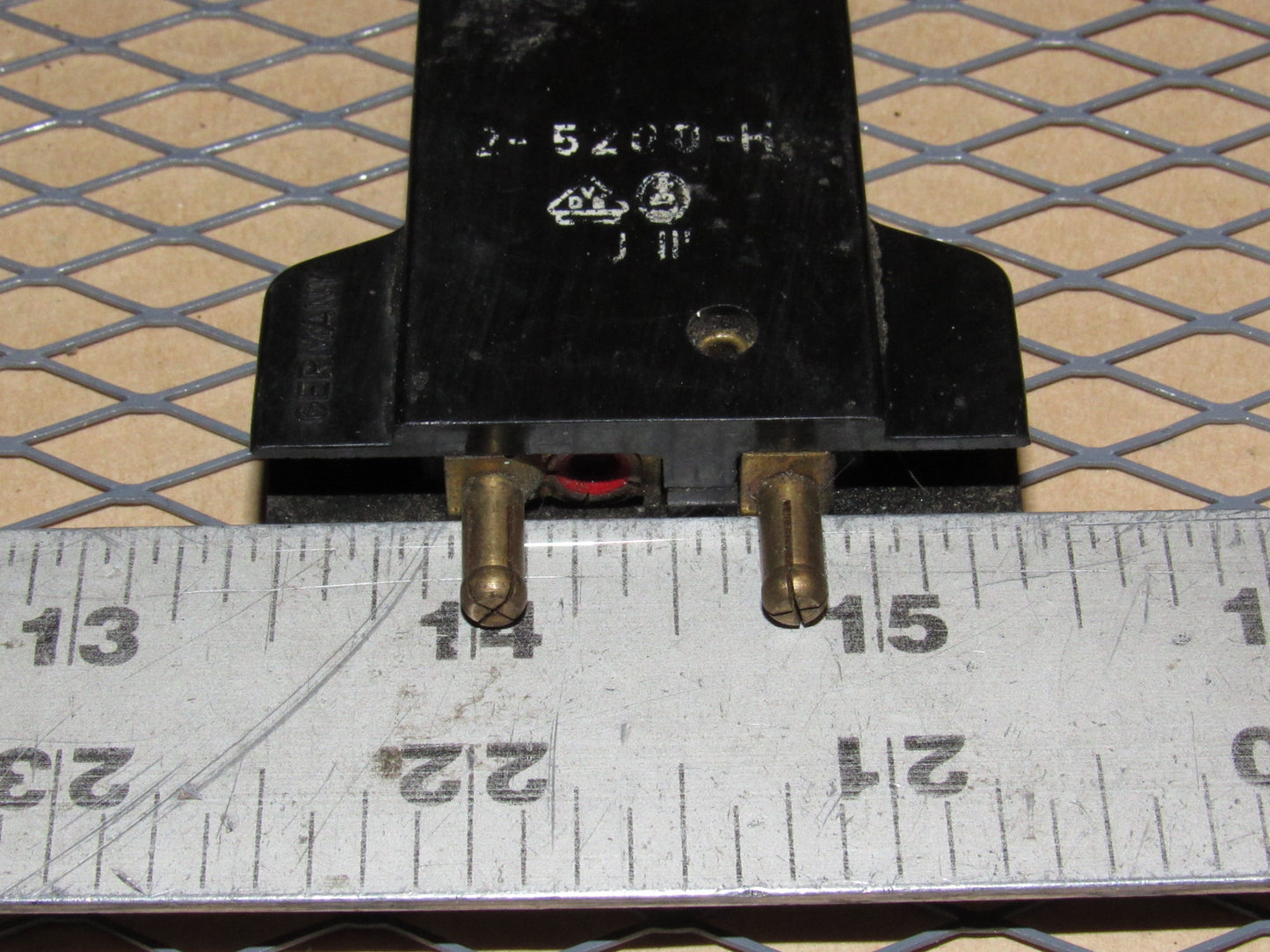 77-95 Mercedes Benz T1 Van Fuse Circuit Breaker 8a E-T-A 240VAC 2-5200-H