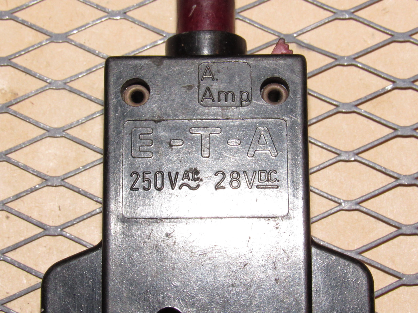 77-95 Mercedes Benz T1 Van Fuse Circuit Breaker 8a E-T-A 240VAC 2-5200-H