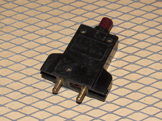 77-95 Mercedes Benz T1 Van Fuse Circuit Breaker 8a E-T-A 240VAC 2-5200-H