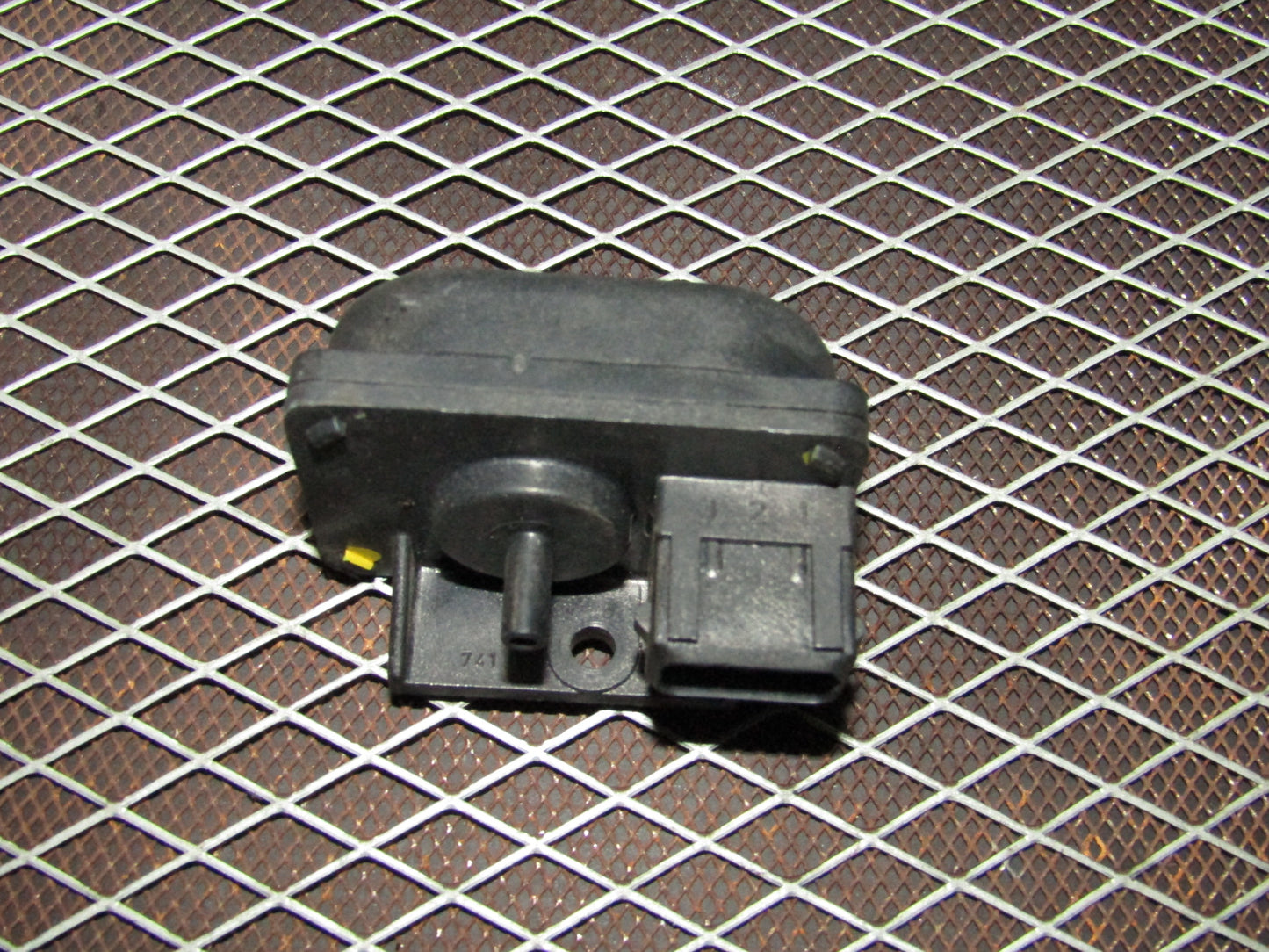 86-93 Mercedes Benz 300E OEM Fuel Injection Barometric Pressure Altitude Sensor 0 280 101 003
