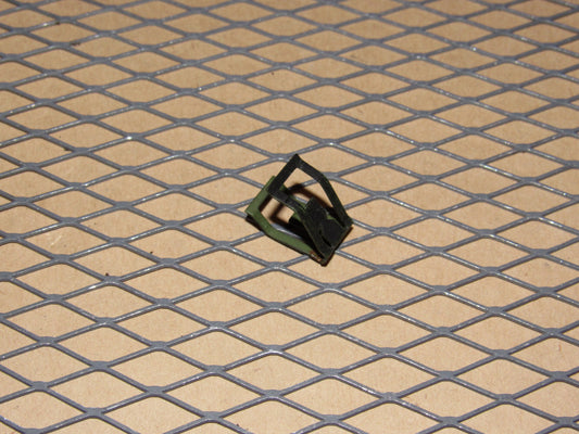 01 02 03 04 05 06 07 Ford Escape OEM Center Dash Panel Mounting Retainer Lock Clip