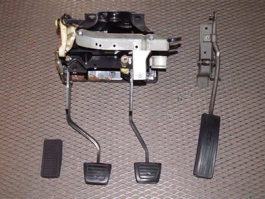 79 80 Datsun 280zx OEM M/T Pedal Assembly