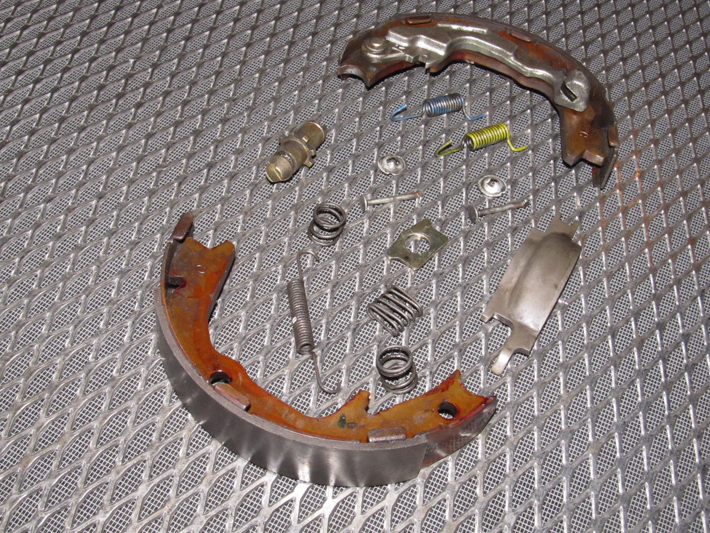 94 95 96 97 Mitsubishi 3000GT OEM Rear Drum Brake Assembly - Right