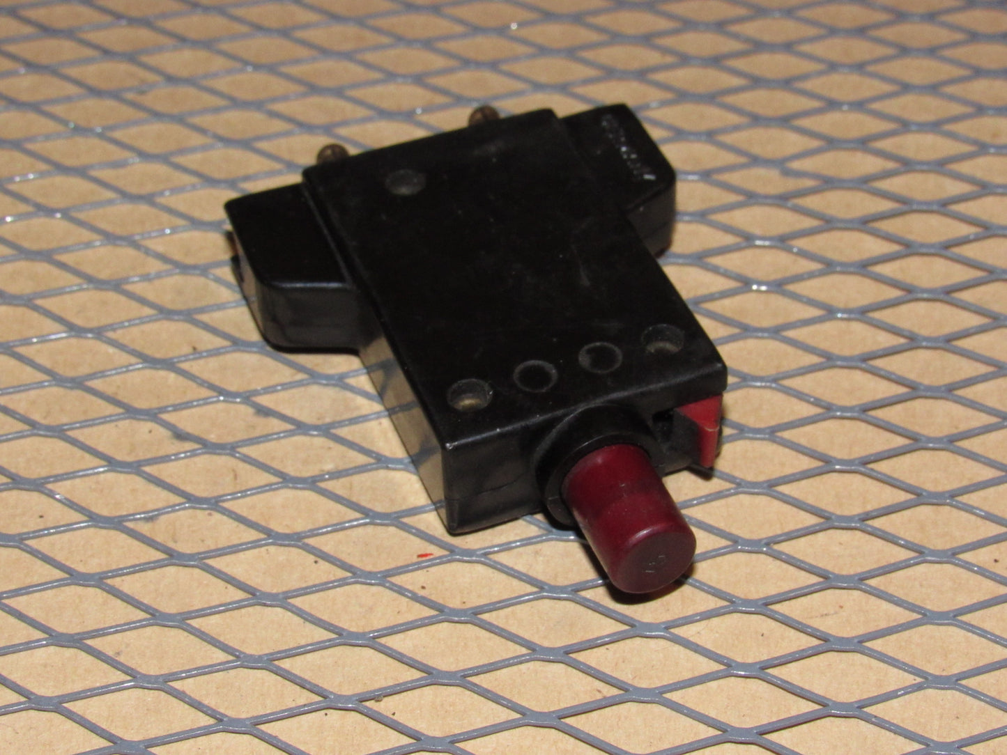 77-95 Mercedes Benz T1 Van Fuse Circuit Breaker 15a E-T-A 240VAC