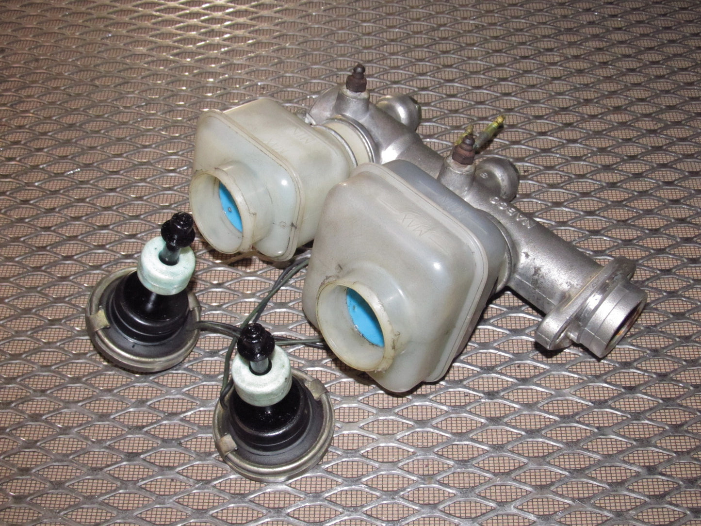 79 80 Datsun 280zx OEM Brake Master Cylinder