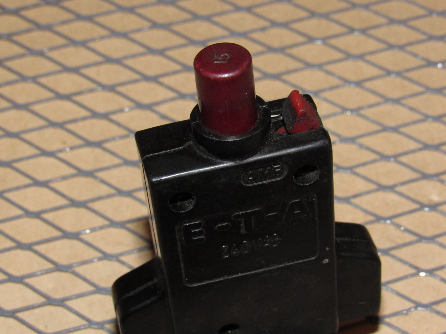 77-95 Mercedes Benz T1 Van Fuse Circuit Breaker 15a E-T-A 240VAC