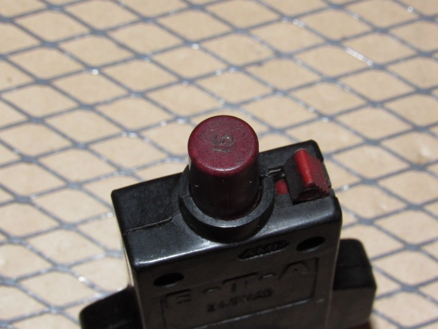 77-95 Mercedes Benz T1 Van Fuse Circuit Breaker 15a E-T-A 240VAC