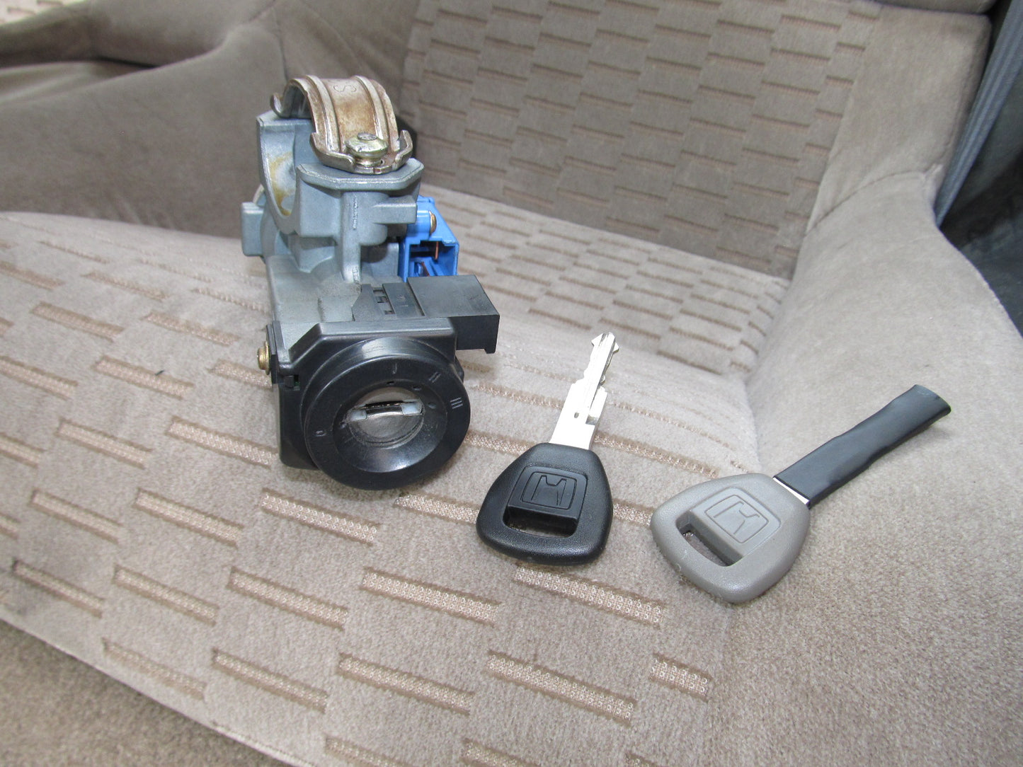 97 98 99 00 01 Honda Prelude OEM Ignition Lock Cylinder Tumbler