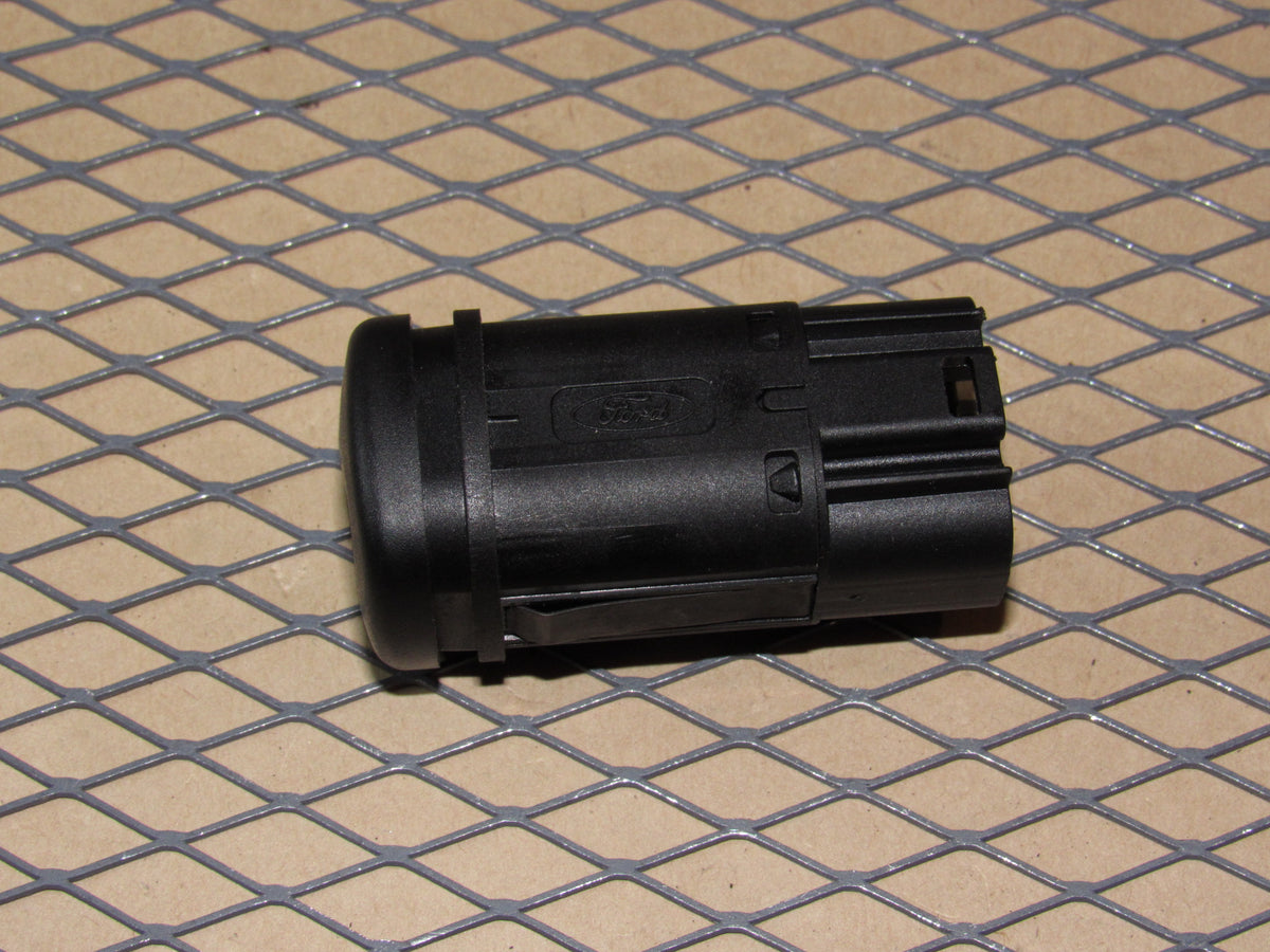 01 02 03 04 05 06 07 Ford Escape OEM Rear Defroster Switch