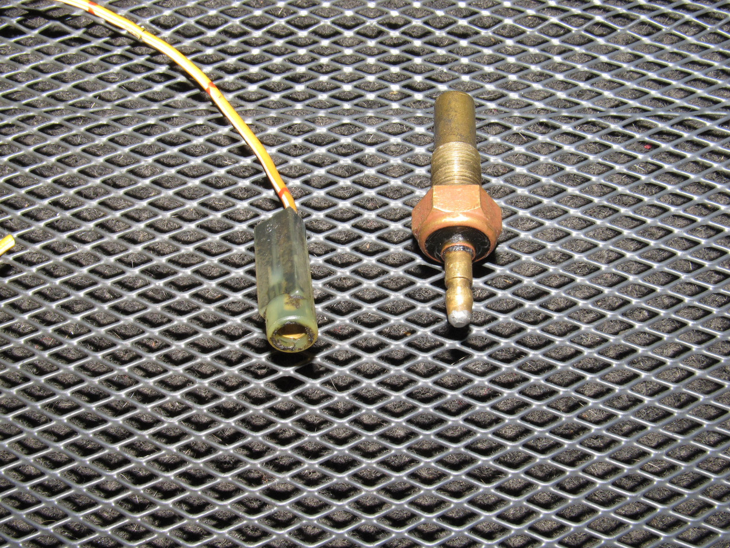 86 87 88 Mazda RX7 OEM Coolant Temperature Sensor