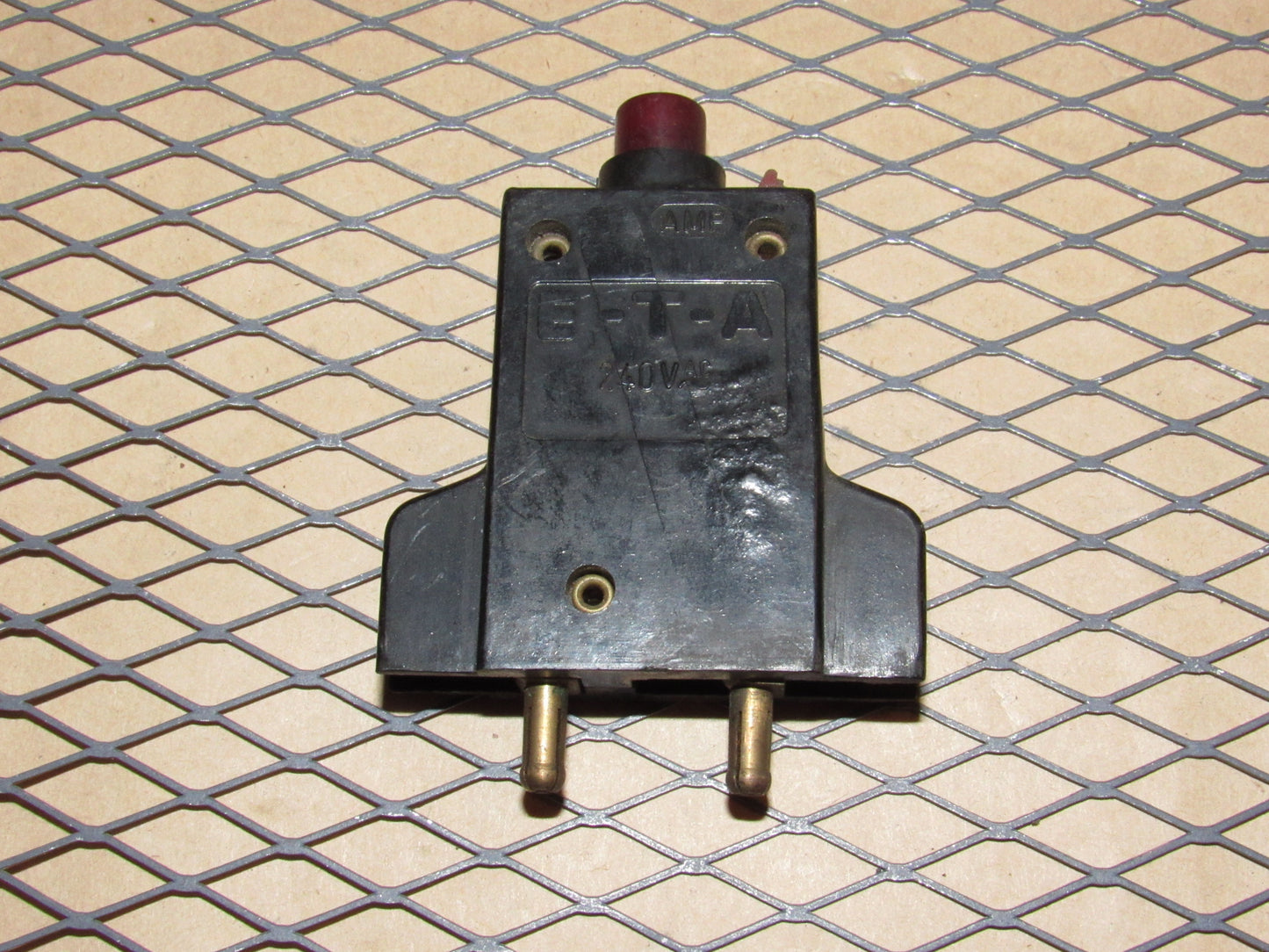 77-95 Mercedes Benz T1 Van Fuse Circuit Breaker 8a E-T-A 240VAC 2-5200-H
