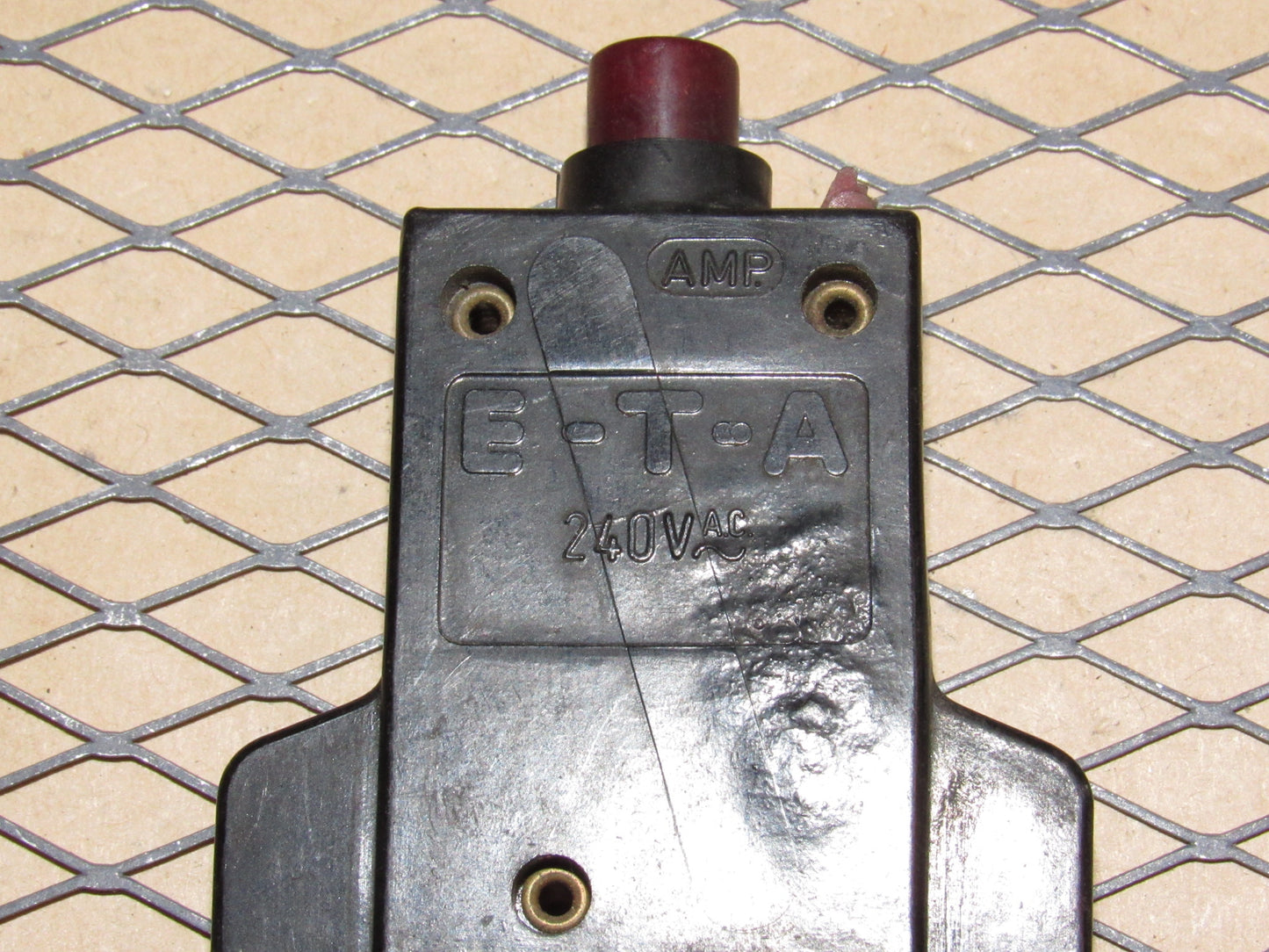 77-95 Mercedes Benz T1 Van Fuse Circuit Breaker 8a E-T-A 240VAC 2-5200-H