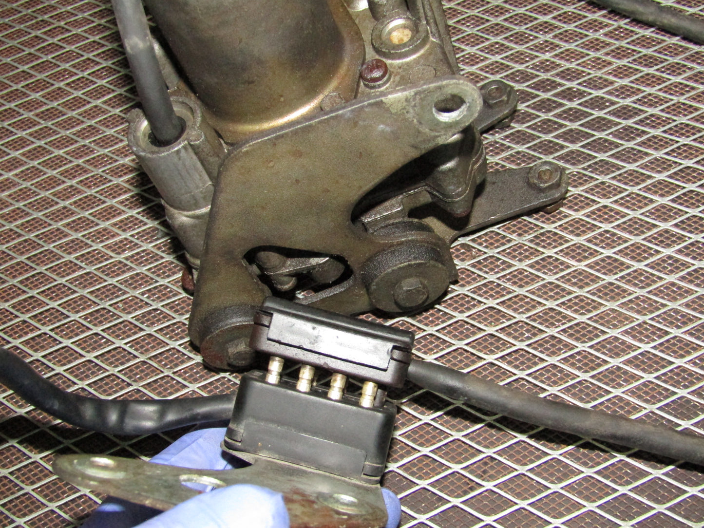 86-93 Mercedes Benz 300E OEM Cruise Control Actuator Motor Pigtail Harness