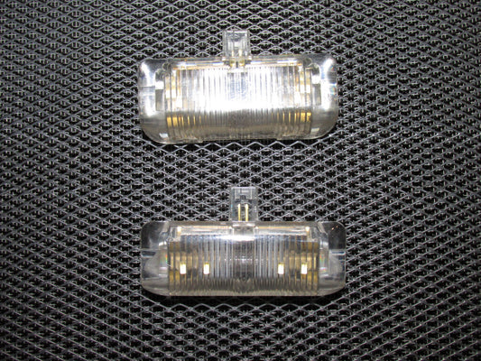 03 04 Infiniti G35 OEM Front Door Panel Courtesy Light