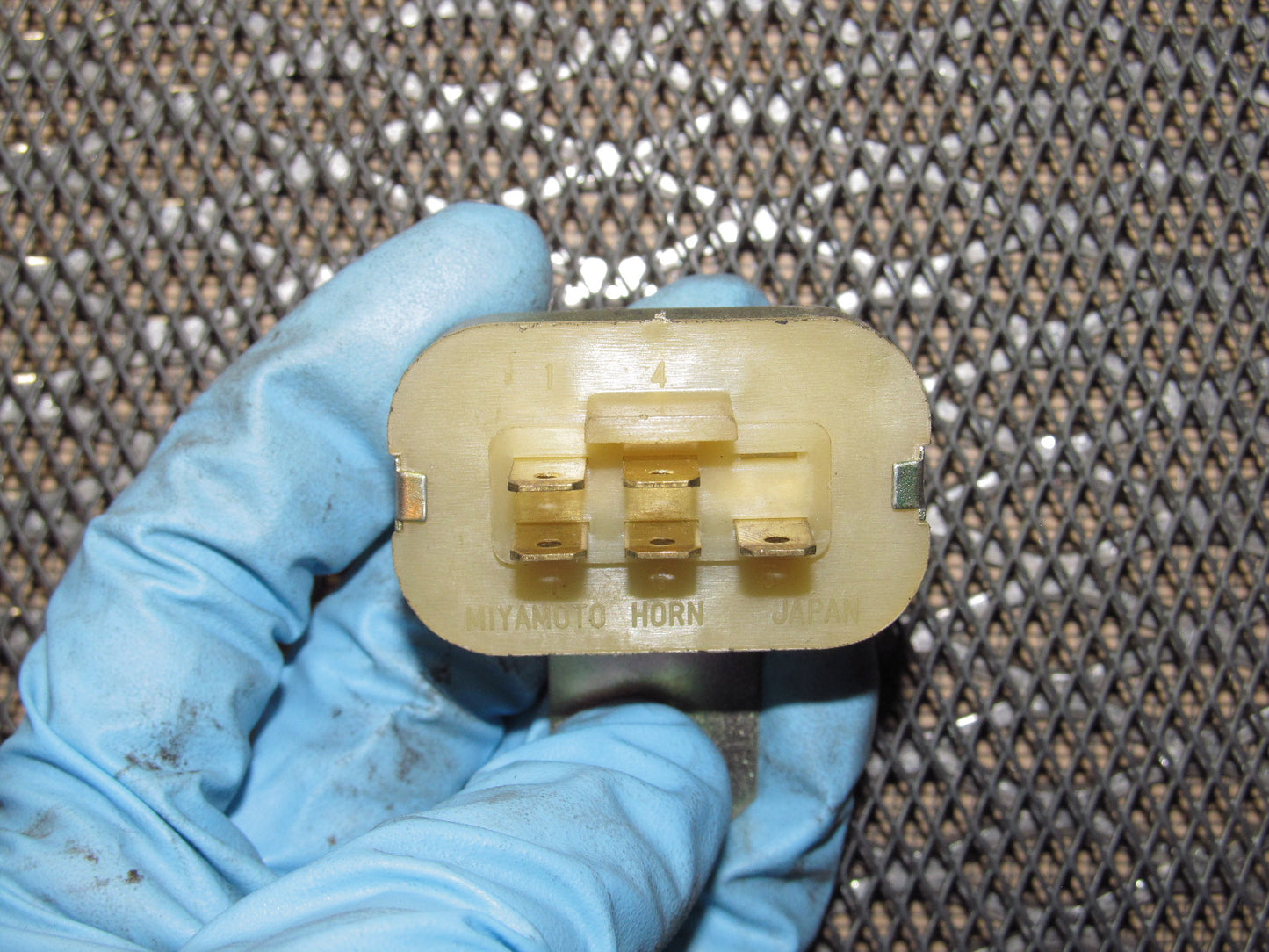 79 80 Datsun 280zx OEM Horn Relay - 5 Prongs.