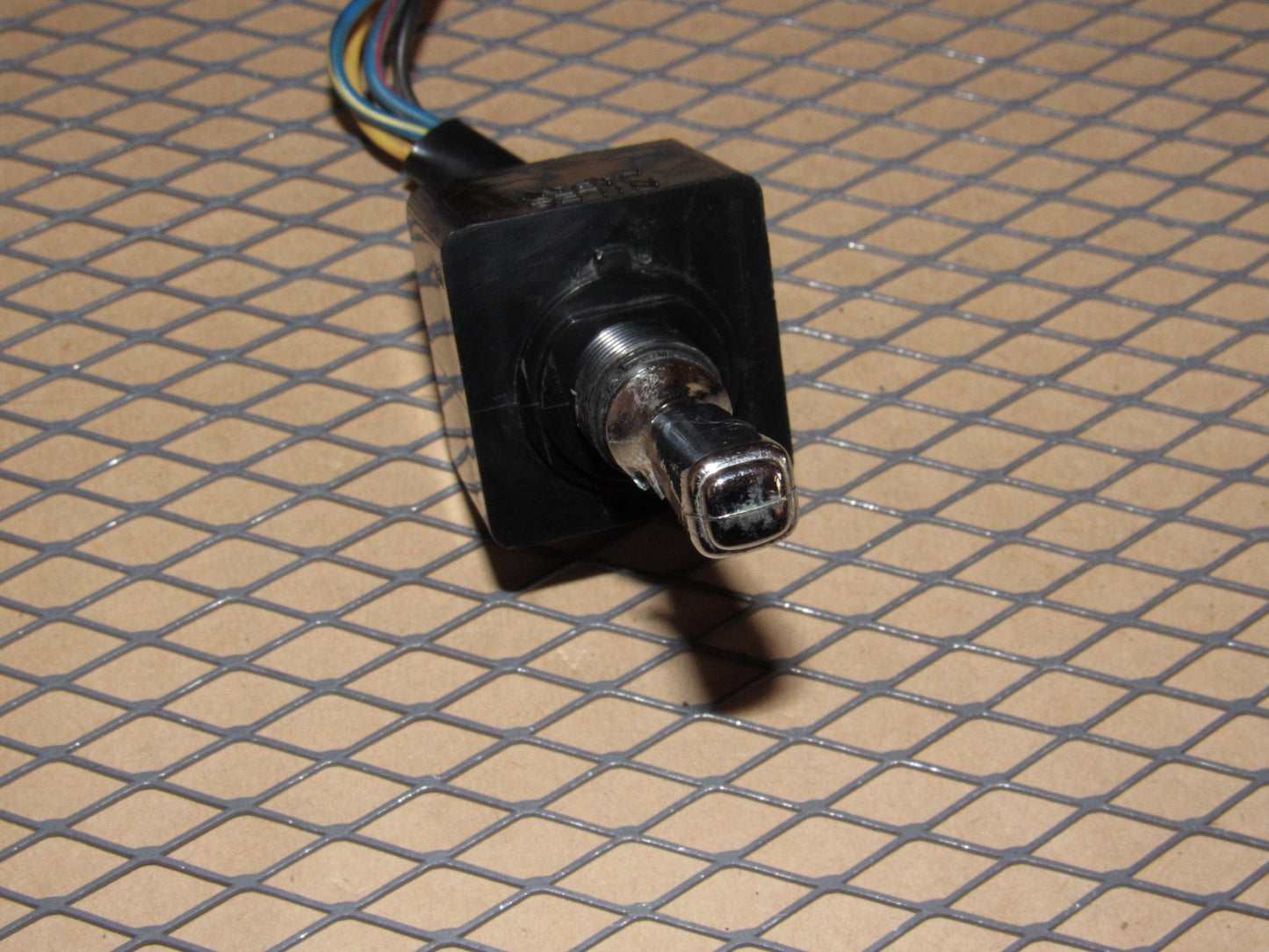 79 81 82 Datsun 280zx OEM Power Mirror Switch - Left
