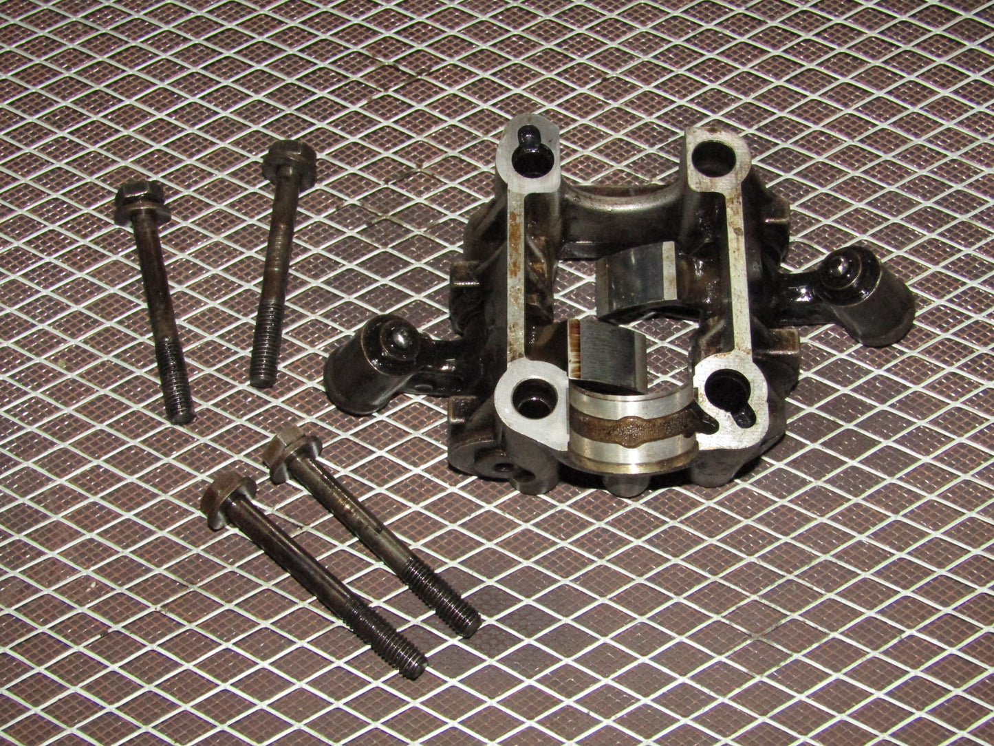 86-93 Mercedes Benz 300E OEM Camshaft Bearing Cap & Rocker Arm #2