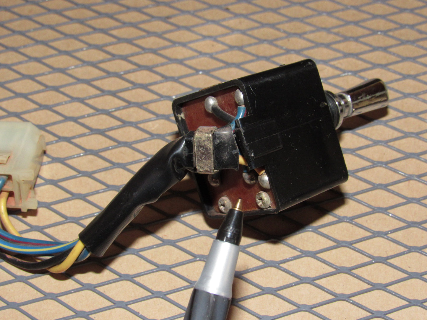 79 81 82 Datsun 280zx OEM Power Mirror Switch - Right