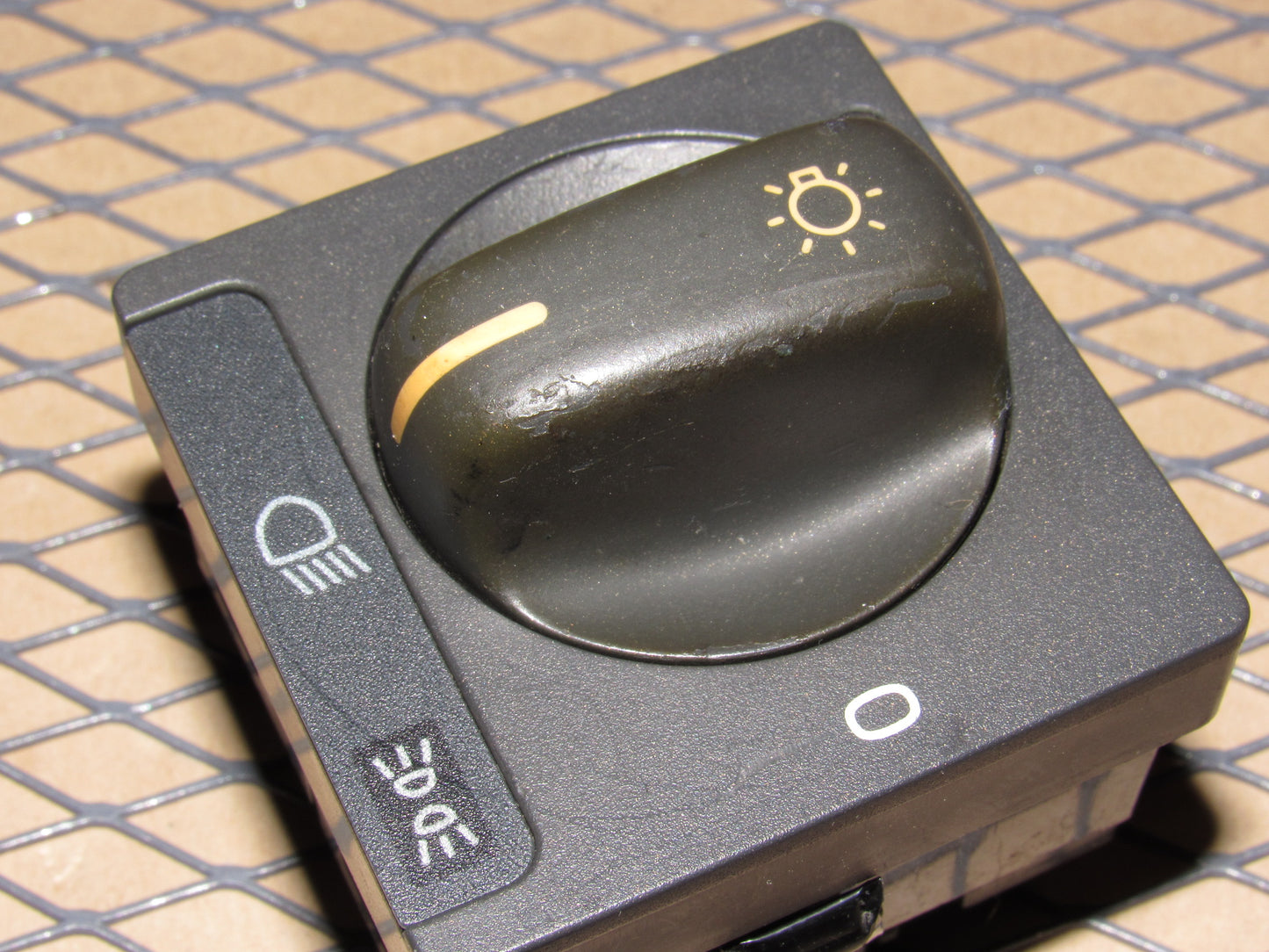 98 99 00 Volvo S70 OEM Headlight Switch